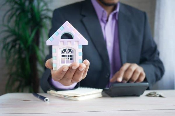 Pourquoi faire appel à un conseiller en gestion de patrimoine en banque : avantages et conseils pratiques